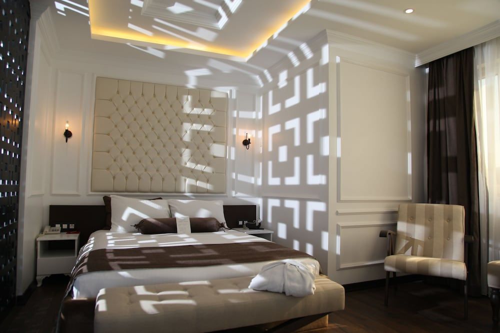 North Point Hotel Suite 2