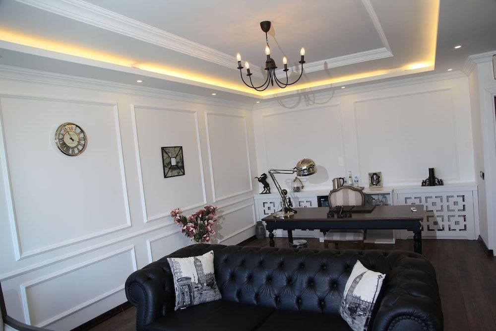 North Point Hotel Suite 3