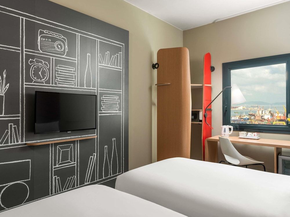 undefined Ibis Istanbul Tuzla Hotel 9