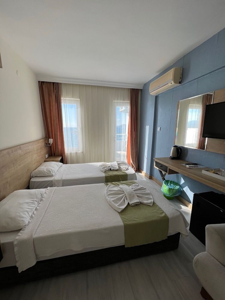 Ibrahim Bey Hotel Family Room 5