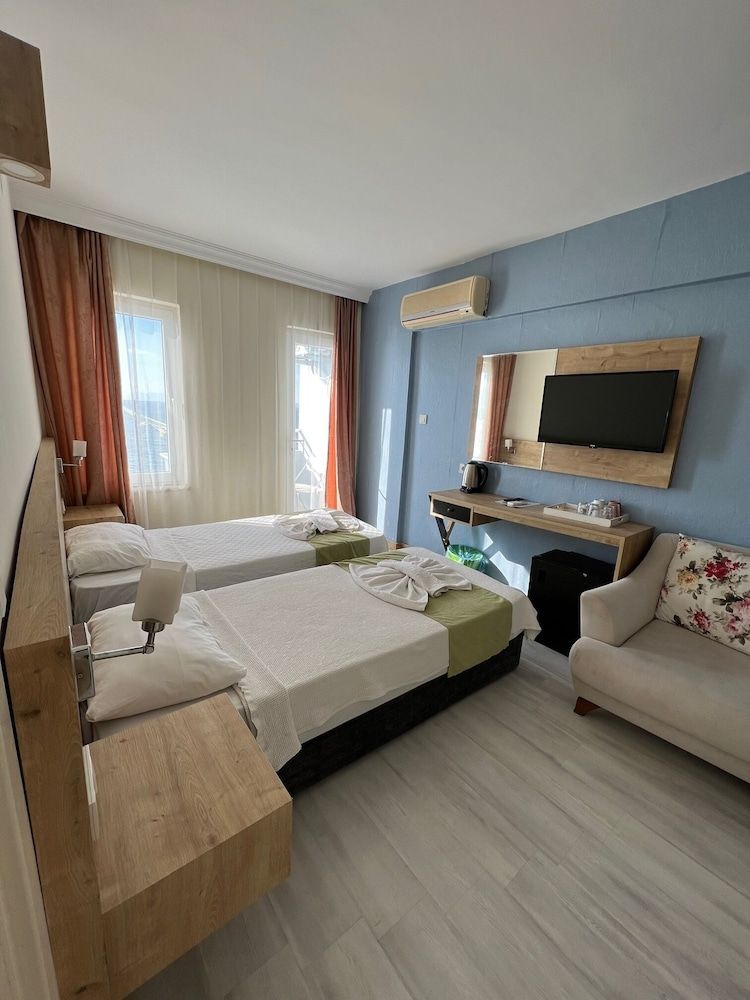 Ibrahim Bey Hotel Family Room 2