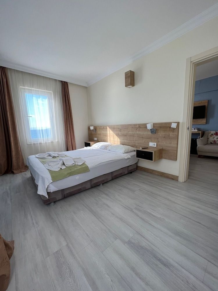 Ibrahim Bey Hotel Family Room 3