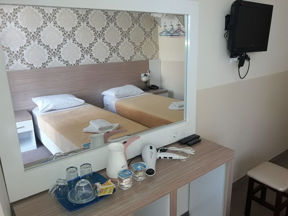 Nicea Hotel Standard Twin Room, 2 Twin Beds, Balcony, Garden View 2