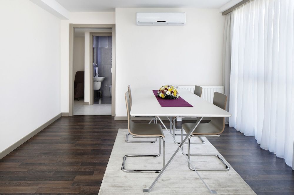 Prime Suites Executive Suite, 3 Bedrooms 8