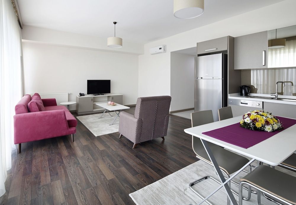 undefined Prime Suites 8