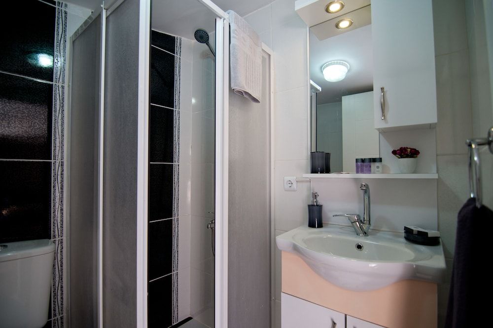 Kamondo Apartments Superior Apartment, Balcony 13