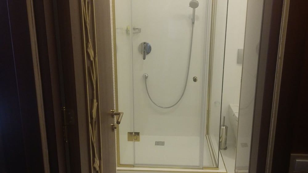 undefined MB Deluxe Hotel 8