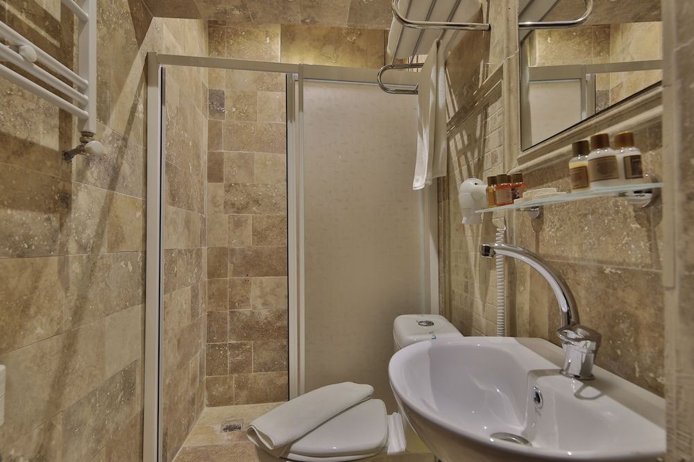 Relic House Economy Twin Room 2