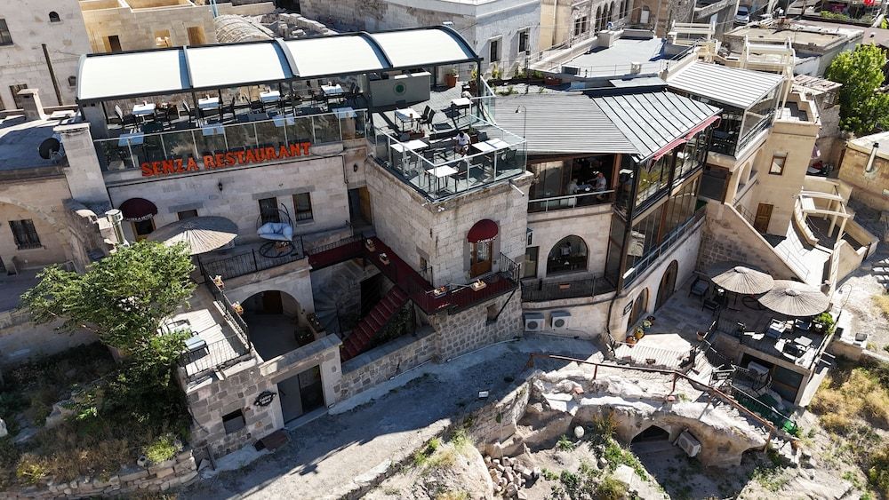 undefined Caldera Hotel 8