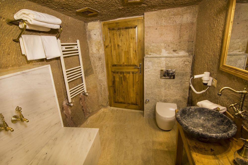 Caldera Hotel Standard Twin Cave Room 4