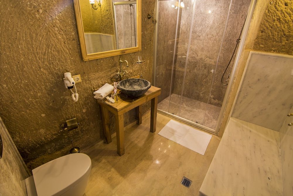 Caldera Hotel Standard Twin Cave Room 5