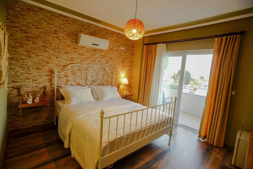 Deluxe Room, Multiple Beds, Non Smoking, Sea View