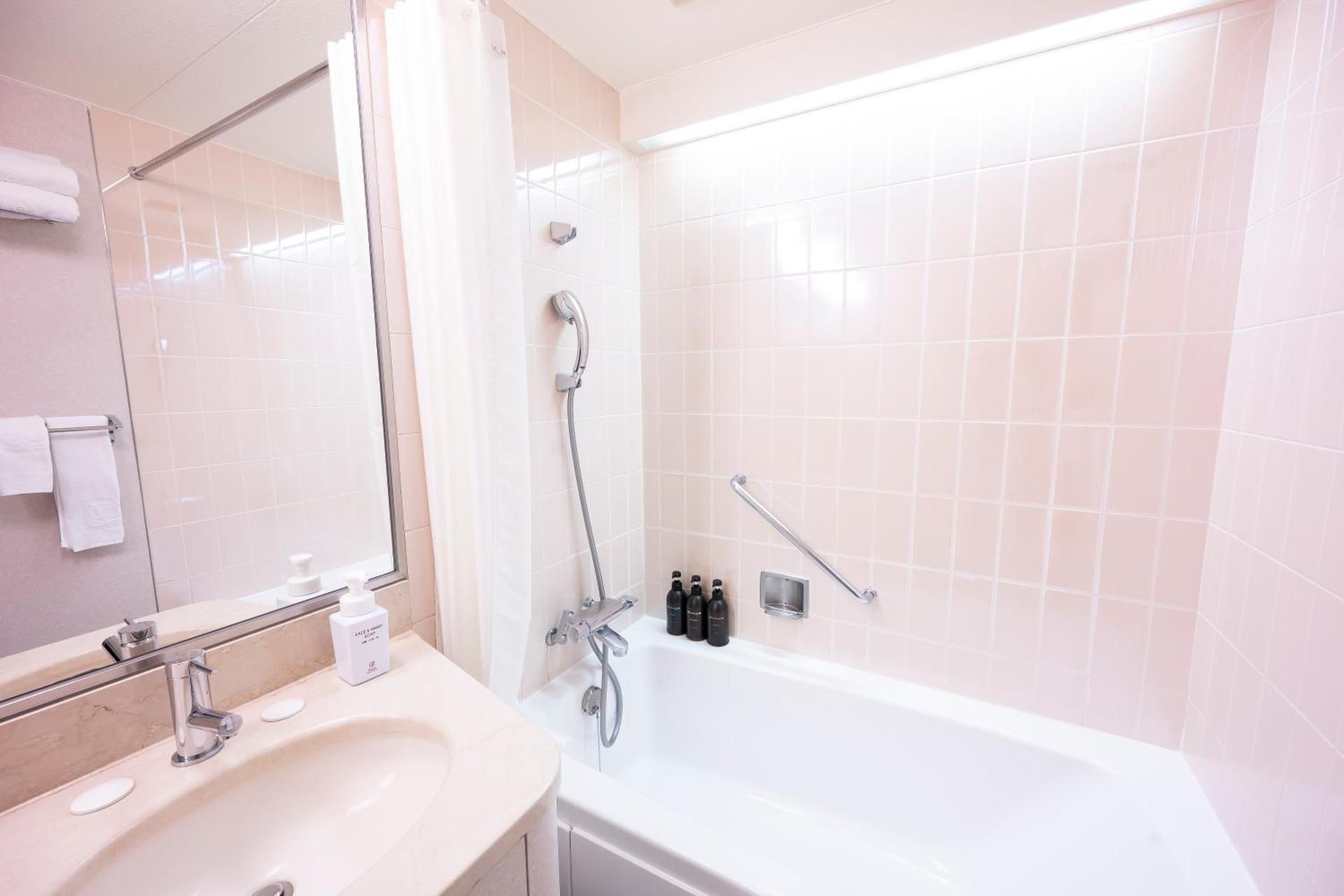 Deluxe High Floor Twin Room - Non-Smoking