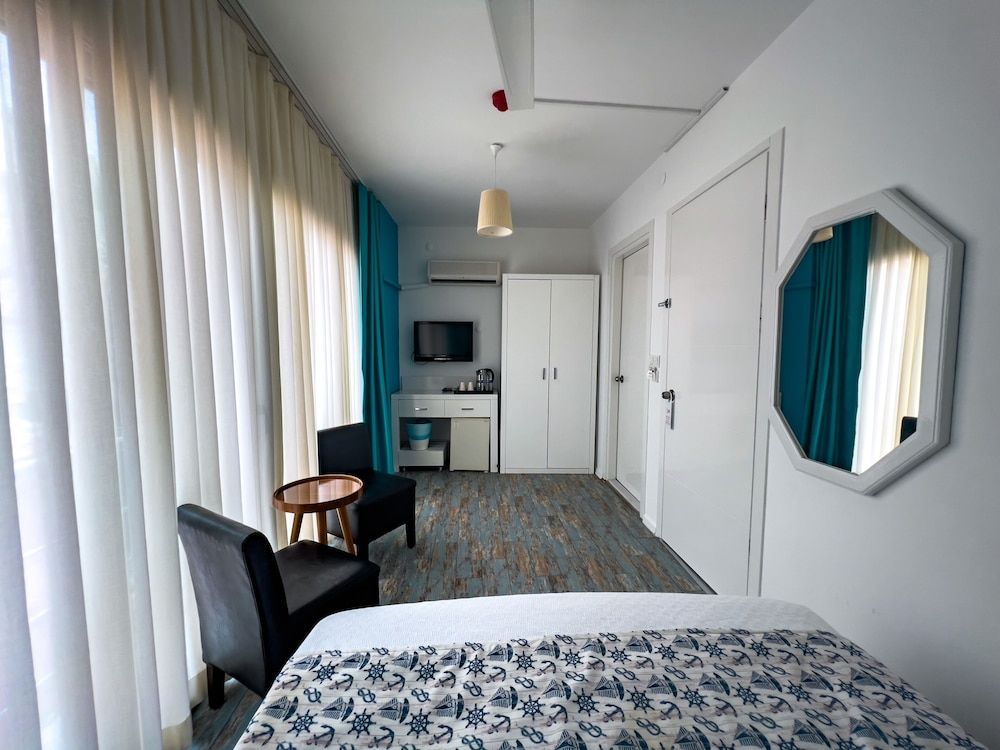 Larimar Boutique Hotel Standard Double Room, City View 5