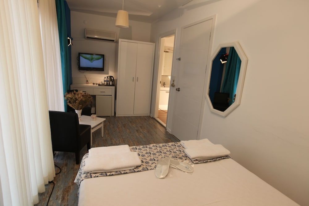 Larimar Boutique Hotel Standard Double Room, City View 7
