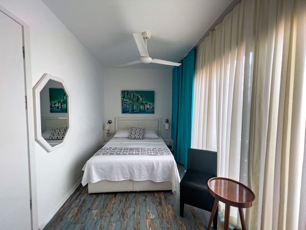 Larimar Boutique Hotel Standard Double Room, City View 4