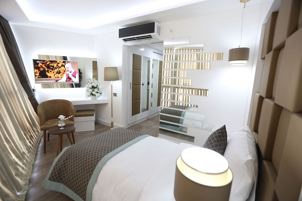 undefined Elips Royal Hotel & Spa