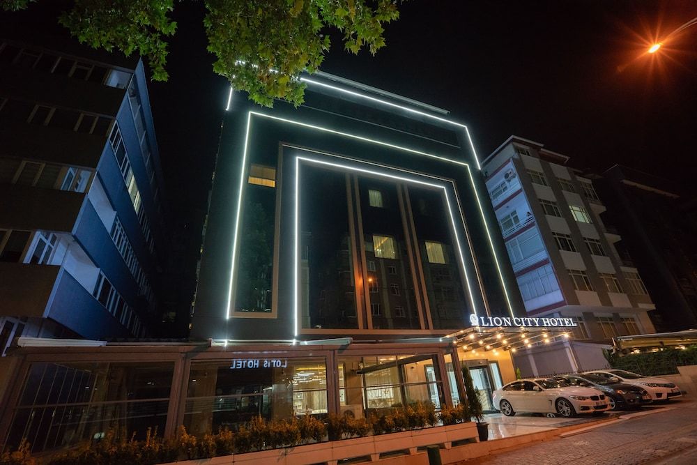 Front of property - evening/night