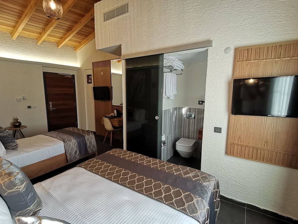 The ABC Hotel Alacati Deluxe Triple Room 4