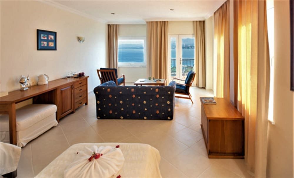 Ece Hotel Sovalye Island Standard Twin Room, 2 Twin Beds, Sea View 3