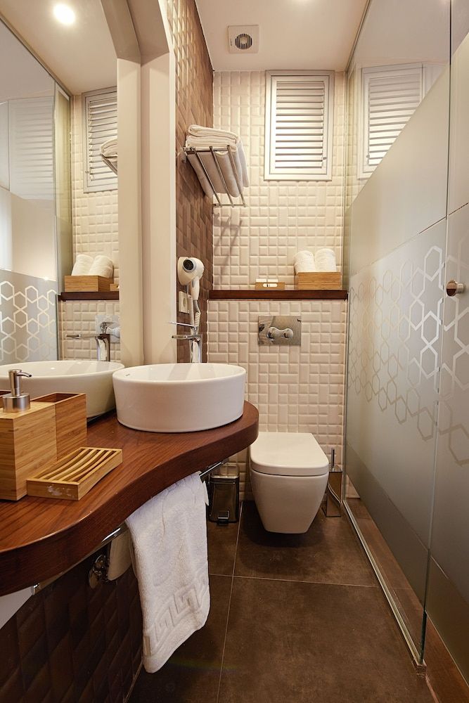 Arart Hotel Comfort Room 7