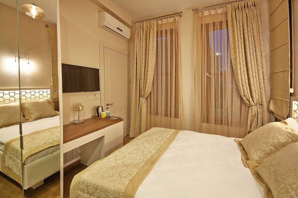 Arart Hotel Comfort Room 3