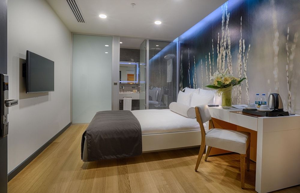 Tav Airport Hotel Izmir Superior Double or Twin Room, No Windows 2