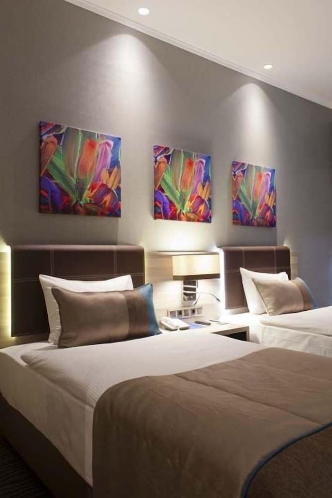 Ostimpark Business Hotel Standard Double or Twin Room 4