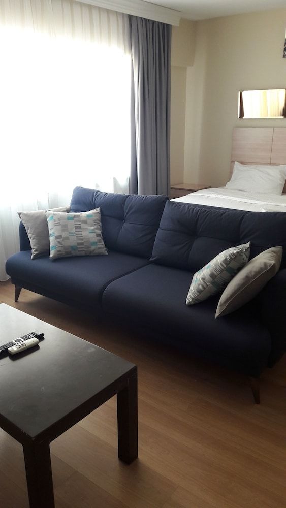 King Studio Apartment