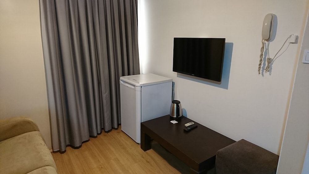 Hotel Liva Suite Standard Room, Smoking 8