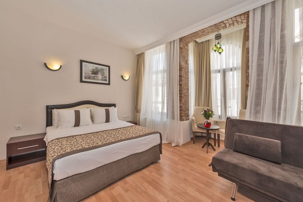 undefined Taxim Marin Hotel 5