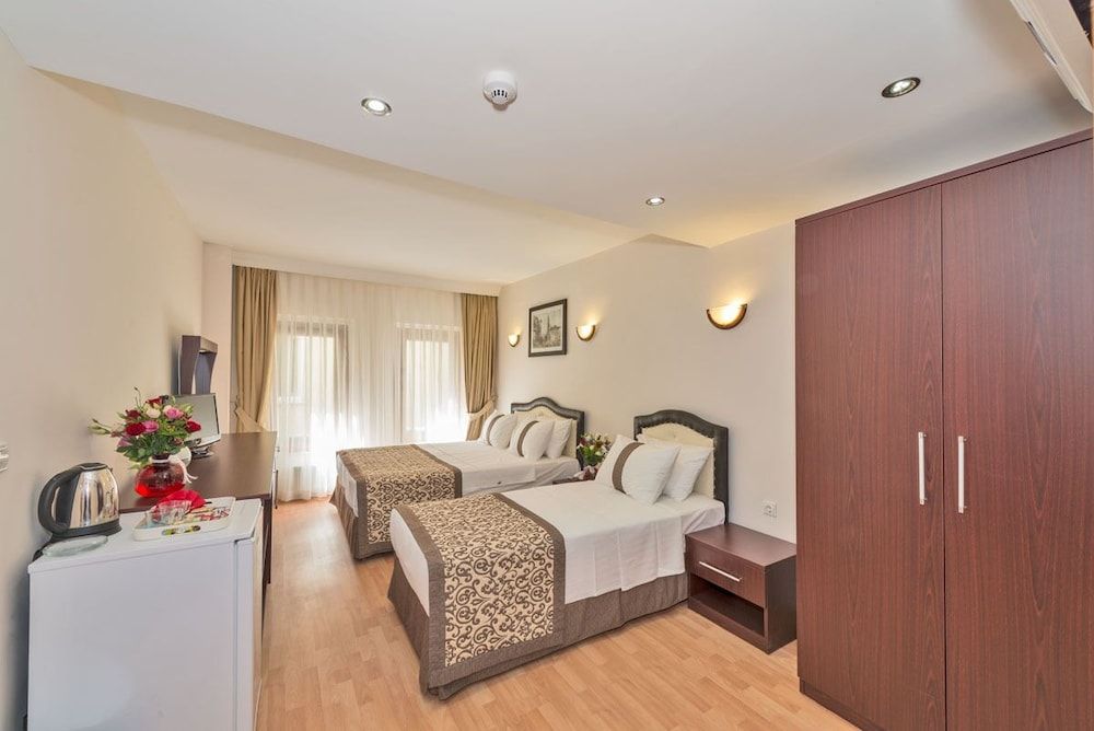 undefined Taxim Marin Hotel 4