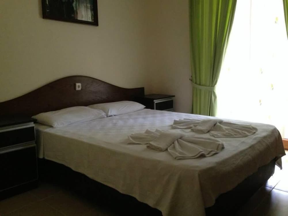undefined Besik Hotel 2