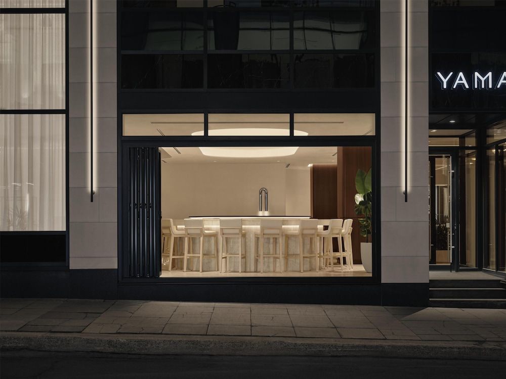 undefined Vogue Hotel Montreal Downtown, Curio Collection by Hilton 3