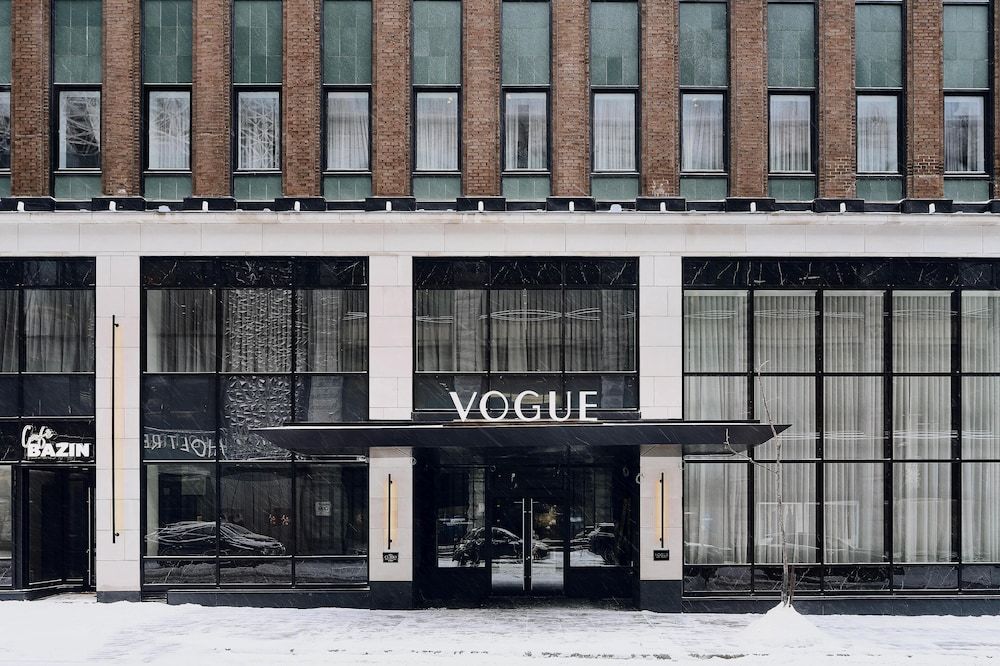 undefined Vogue Hotel Montreal Downtown, Curio Collection by Hilton 4