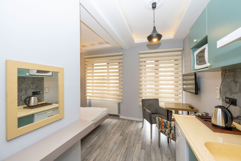 undefined Cirrus Suites 2