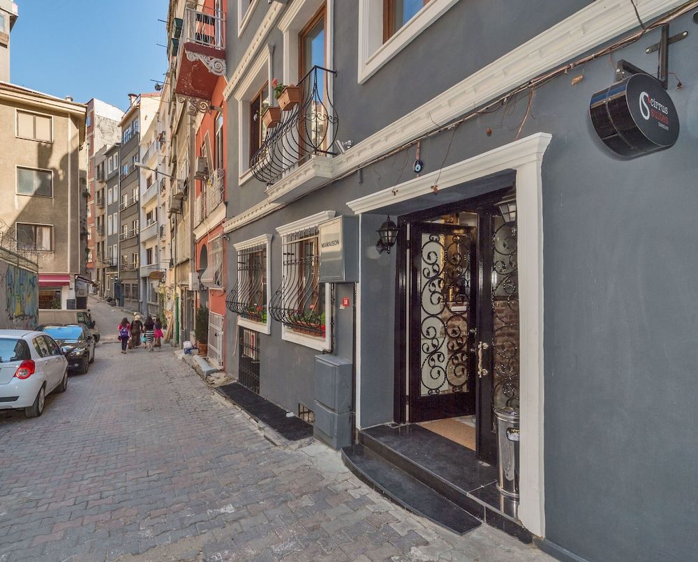 undefined Cirrus Suites 3