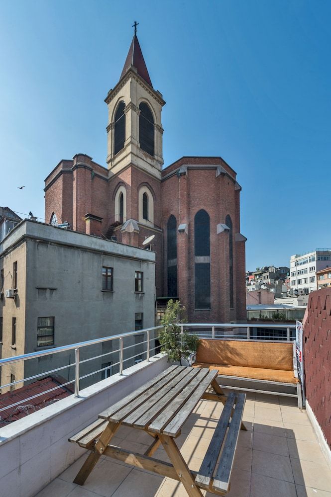 undefined Cirrus Suites 4