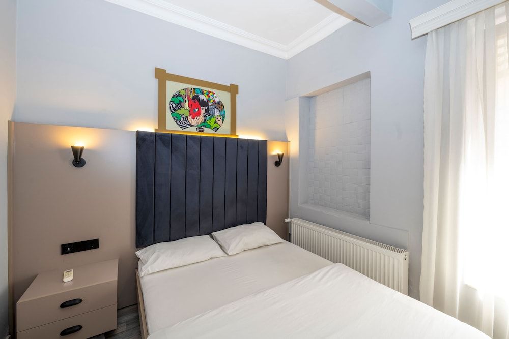 undefined Cirrus Suites 3