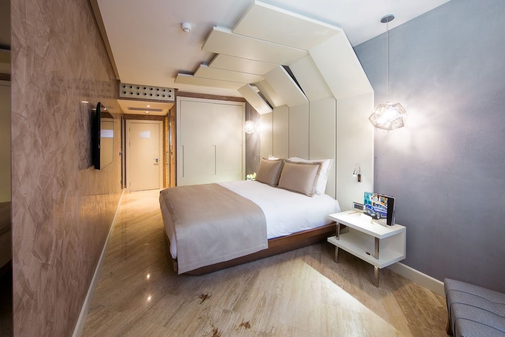 Maroon Hotel Pera Superior Room