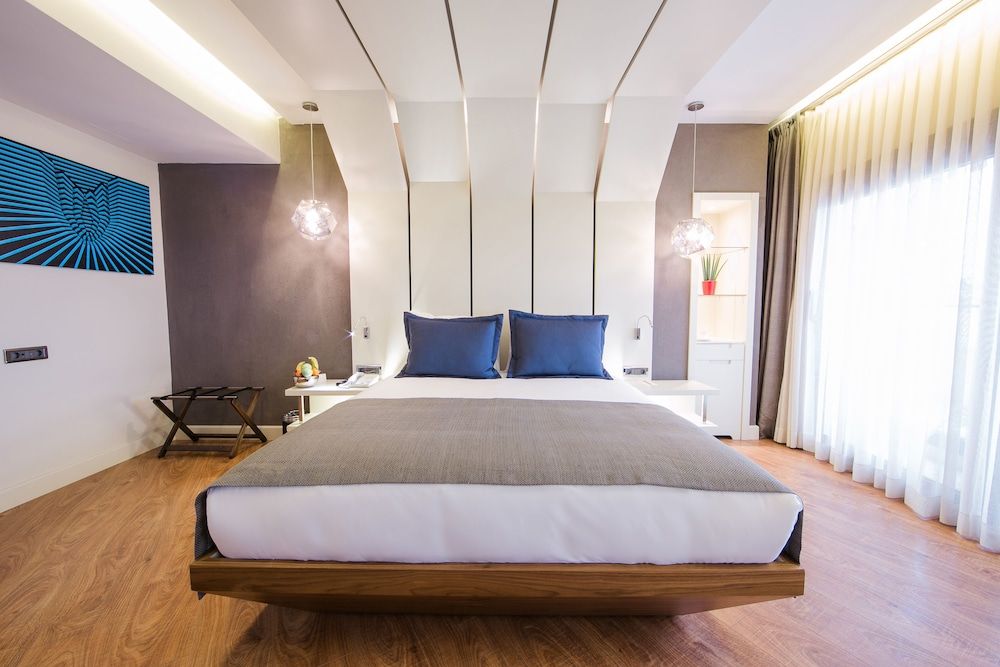 undefined Maroon Hotel Pera