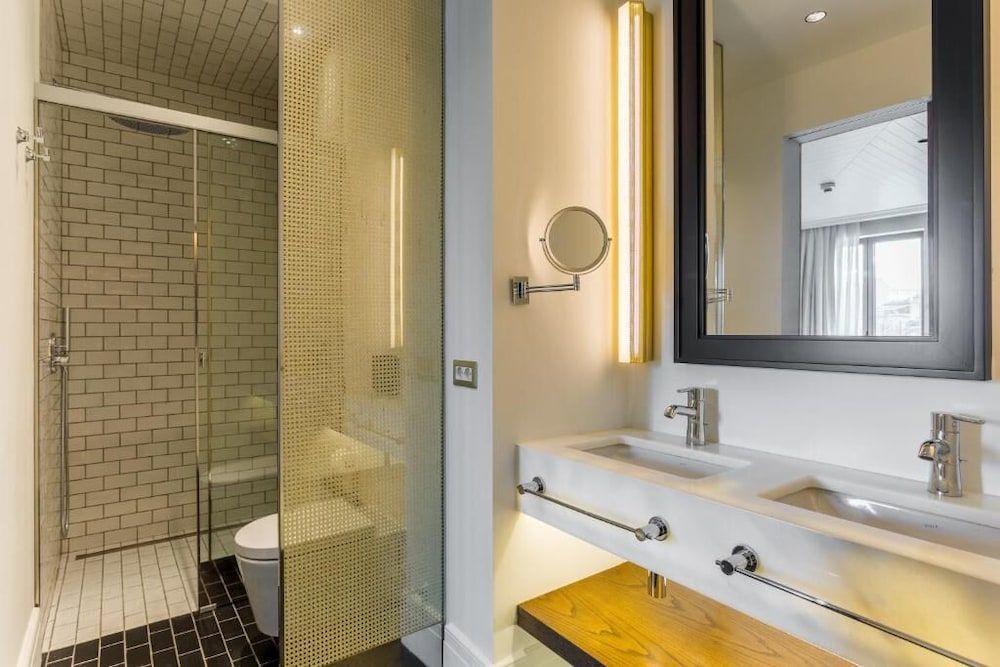 The Wings Hotels Collection Deluxe Room 3