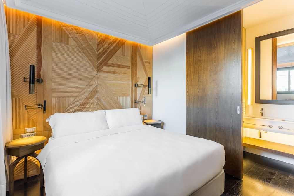 The Wings Hotels Collection Deluxe Room