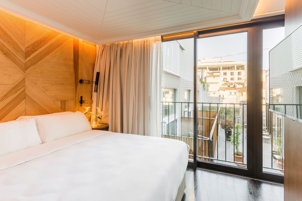 The Wings Hotels Collection Deluxe Room 2