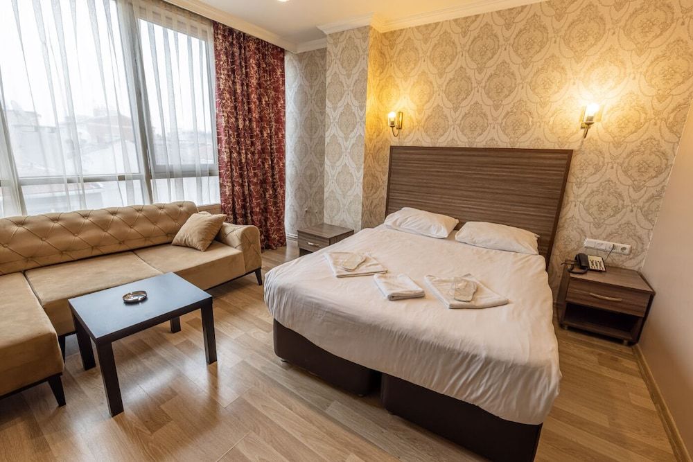 Blue Otel Deluxe Room 4