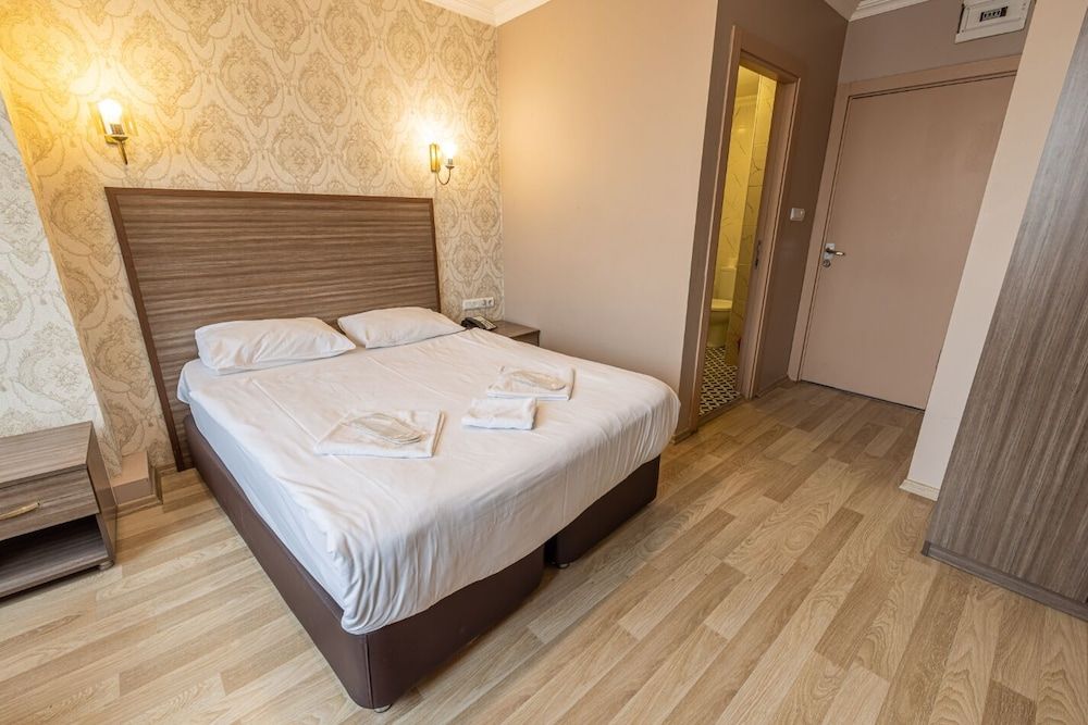 undefined Blue Otel 10