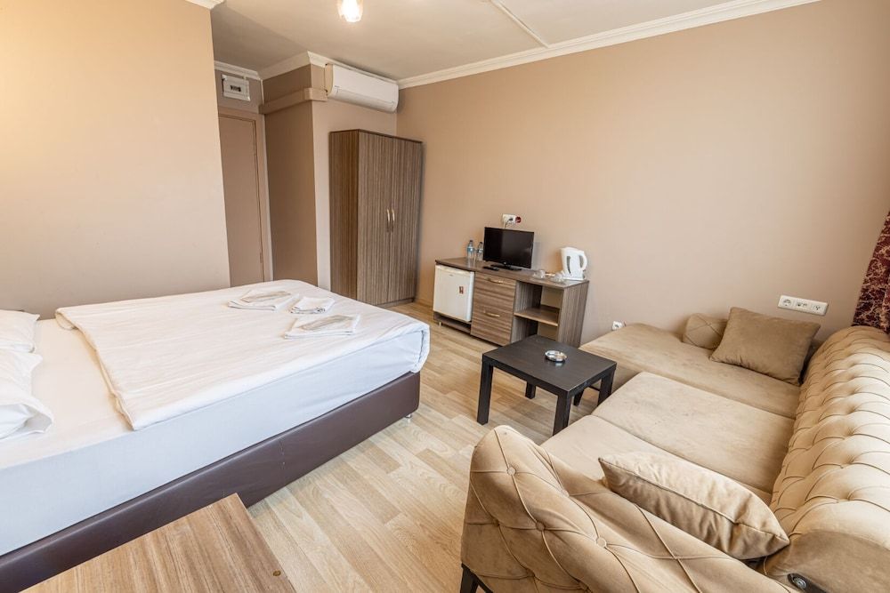 Blue Otel Deluxe Room 5