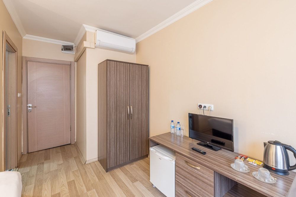 Blue Otel Deluxe Room 14