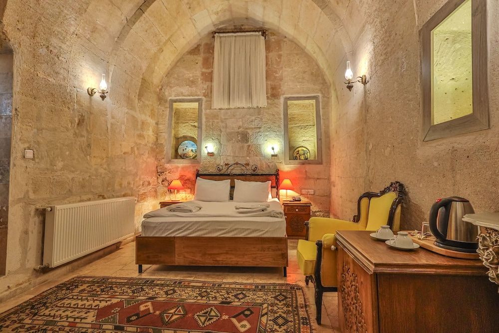 Bedrock Cave Hotel - Adults Only Standard Room 2