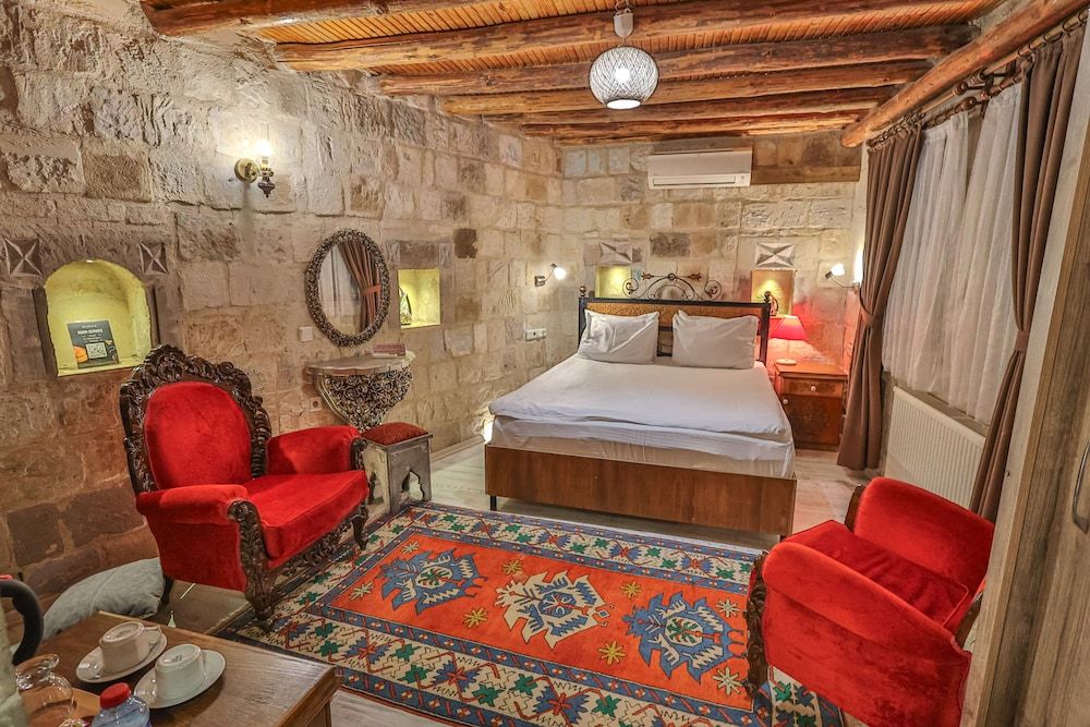 Bedrock Cave Hotel - Adults Only Standard Room 11